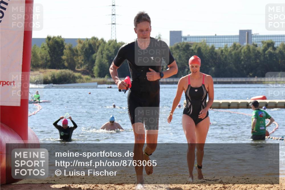 07.09.2025 - 19. Norderstedt Triathlon Luisa Fischer http://msf.ph/oto/8763065 07.09.2025 12:12:48 Schwimmen 1321, 1328 meine-sportfotos.de