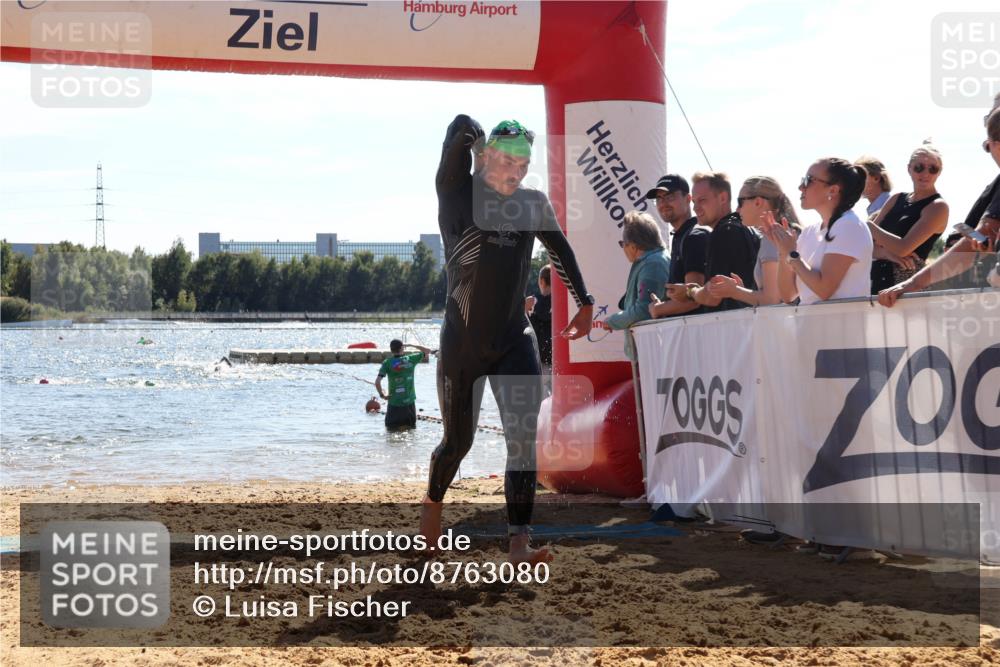 07.09.2025 - 19. Norderstedt Triathlon Luisa Fischer http://msf.ph/oto/8763080 07.09.2025 14:56:32 Schwimmen 1403, 1532, 1537 meine-sportfotos.de