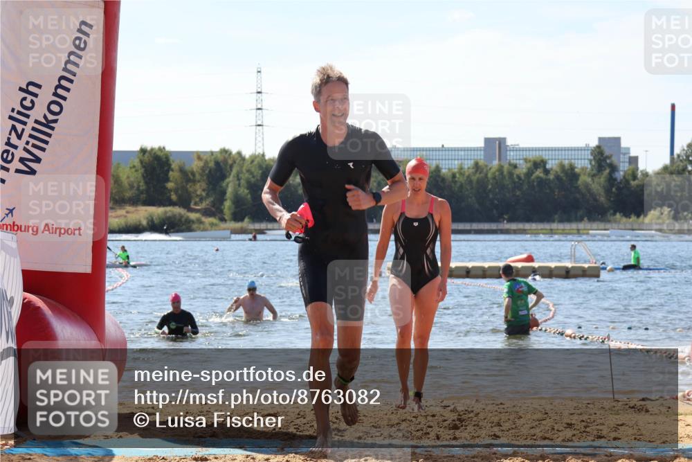 07.09.2025 - 19. Norderstedt Triathlon Luisa Fischer http://msf.ph/oto/8763082 07.09.2025 12:12:48 Schwimmen 1321, 1328 meine-sportfotos.de