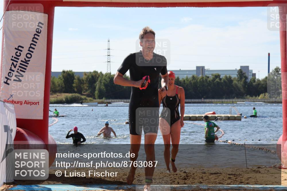07.09.2025 - 19. Norderstedt Triathlon Luisa Fischer http://msf.ph/oto/8763087 07.09.2025 12:12:49 Schwimmen 1321, 1328 meine-sportfotos.de