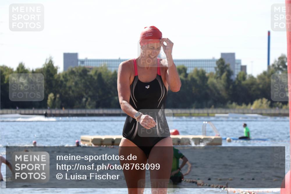 07.09.2025 - 19. Norderstedt Triathlon Luisa Fischer http://msf.ph/oto/8763099 07.09.2025 12:12:51 Schwimmen 1321, 1328 meine-sportfotos.de