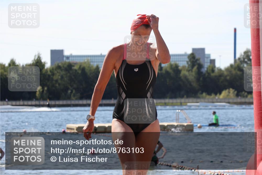 07.09.2025 - 19. Norderstedt Triathlon Luisa Fischer http://msf.ph/oto/8763103 07.09.2025 12:12:51 Schwimmen 1321, 1328 meine-sportfotos.de