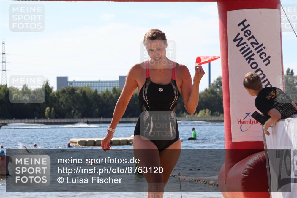 07.09.2025 - 19. Norderstedt Triathlon Luisa Fischer http://msf.ph/oto/8763120 07.09.2025 12:12:52 Schwimmen 1321, 1328 meine-sportfotos.de