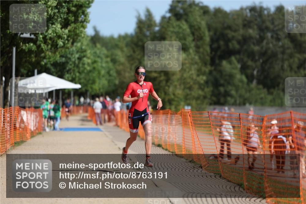 07.09.2025 - 19. Norderstedt Triathlon Michael Strokosch http://msf.ph/oto/8763191 07.09.2025 11:29:40 Laufen 231 meine-sportfotos.de