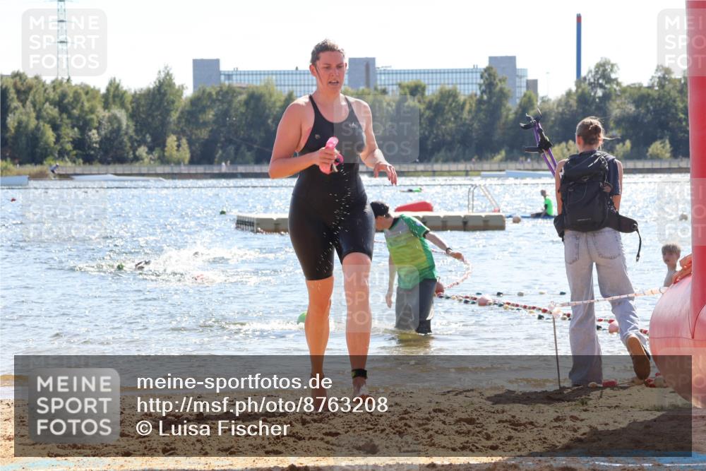 07.09.2025 - 19. Norderstedt Triathlon Luisa Fischer http://msf.ph/oto/8763208 07.09.2025 14:58:05 Schwimmen 949 meine-sportfotos.de