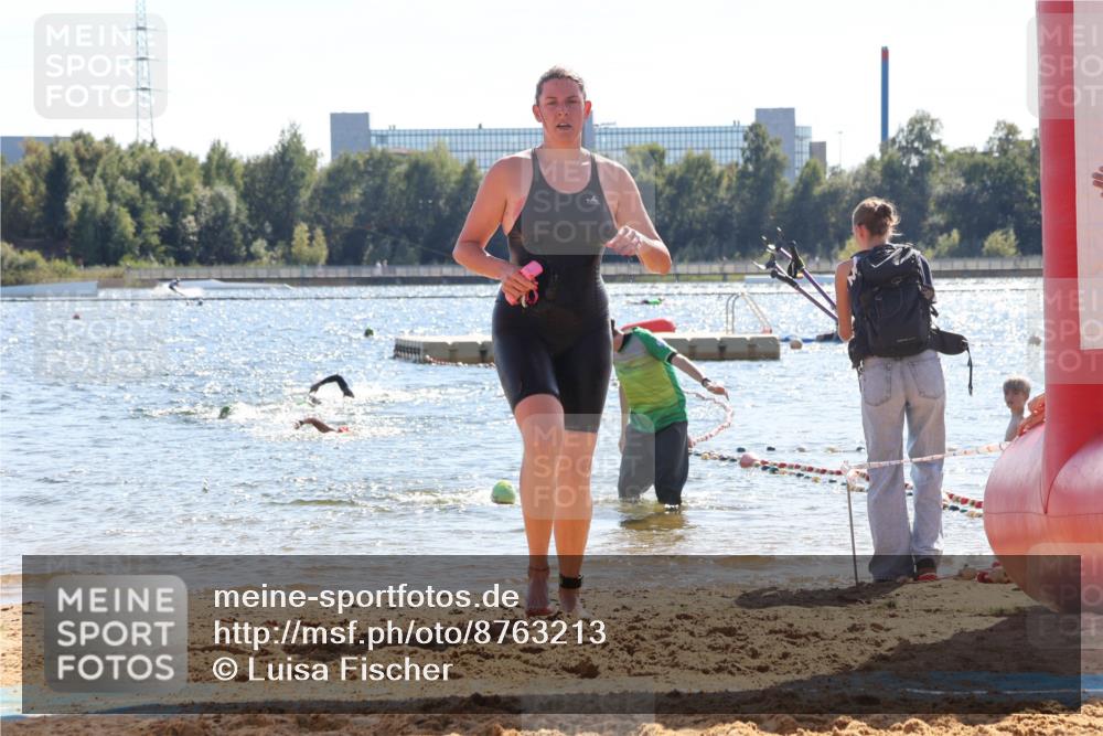 07.09.2025 - 19. Norderstedt Triathlon Luisa Fischer http://msf.ph/oto/8763213 07.09.2025 14:58:06 Schwimmen 949 meine-sportfotos.de