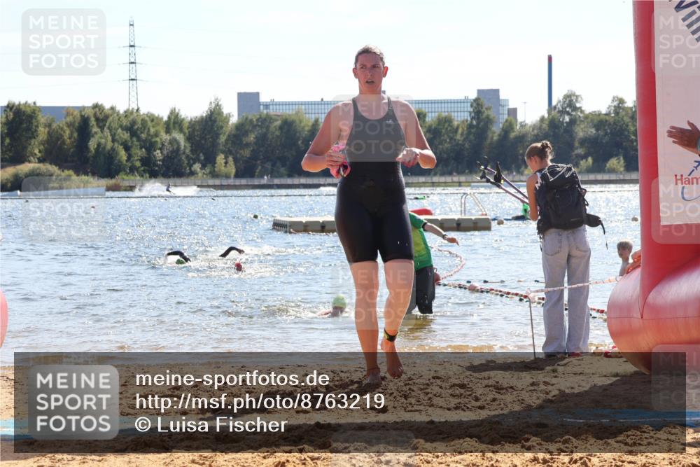 07.09.2025 - 19. Norderstedt Triathlon Luisa Fischer http://msf.ph/oto/8763219 07.09.2025 14:58:06 Schwimmen 949 meine-sportfotos.de