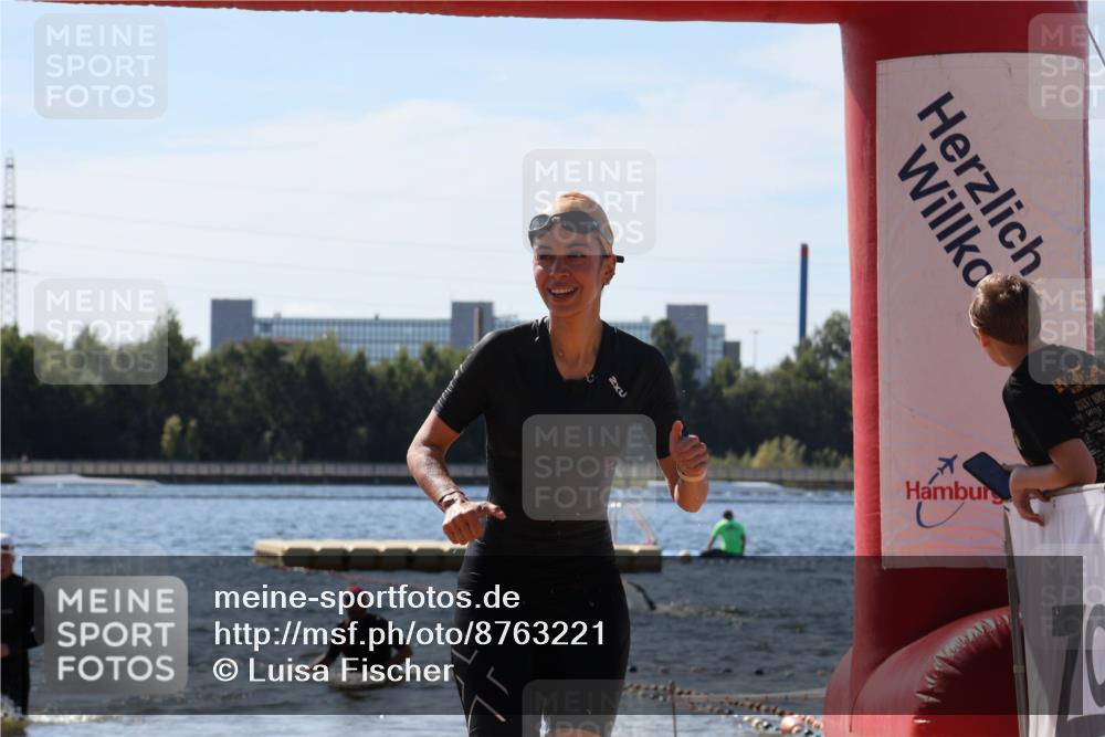 07.09.2025 - 19. Norderstedt Triathlon Luisa Fischer http://msf.ph/oto/8763221 07.09.2025 12:13:44 Schwimmen 277, 718 meine-sportfotos.de
