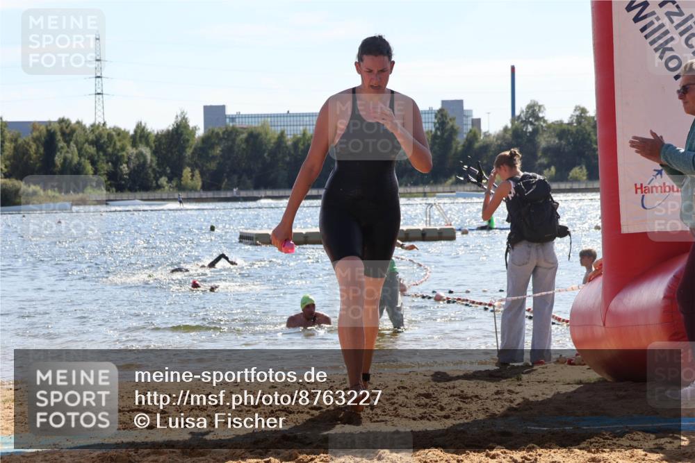 07.09.2025 - 19. Norderstedt Triathlon Luisa Fischer http://msf.ph/oto/8763227 07.09.2025 14:58:07 Schwimmen 949 meine-sportfotos.de
