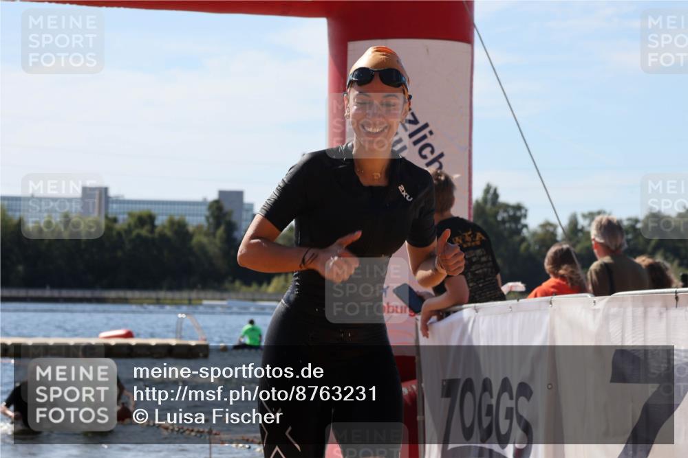 07.09.2025 - 19. Norderstedt Triathlon Luisa Fischer http://msf.ph/oto/8763231 07.09.2025 12:13:44 Schwimmen 277, 718 meine-sportfotos.de