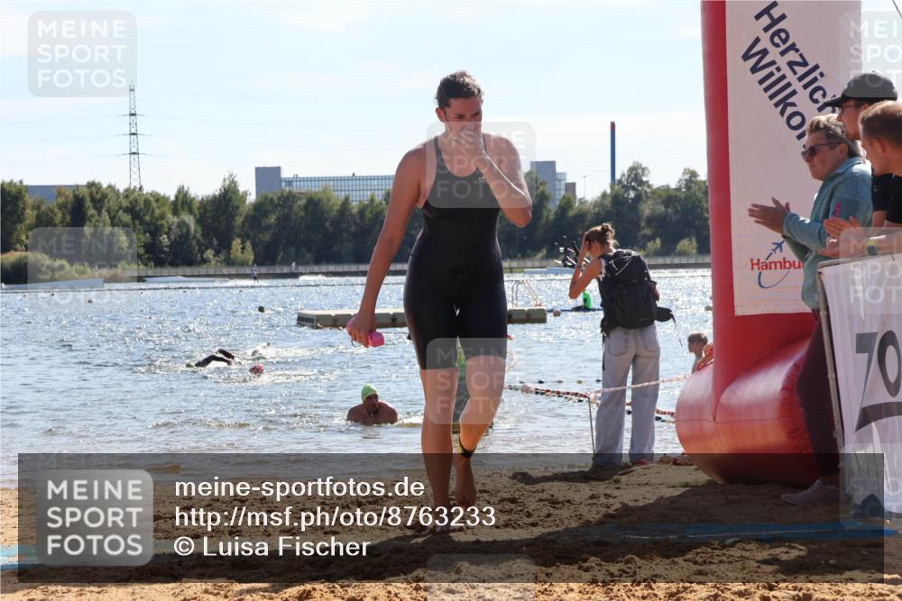 07.09.2025 - 19. Norderstedt Triathlon Luisa Fischer http://msf.ph/oto/8763233 07.09.2025 14:58:07 Schwimmen 949 meine-sportfotos.de