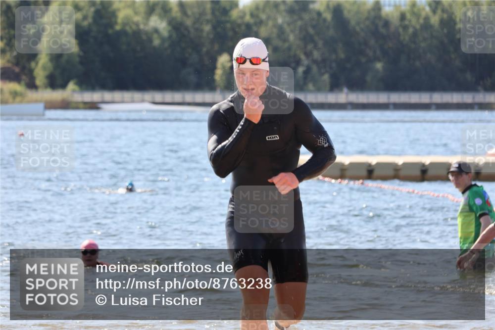 07.09.2025 - 19. Norderstedt Triathlon Luisa Fischer http://msf.ph/oto/8763238 07.09.2025 12:13:48 Schwimmen 277, 718 meine-sportfotos.de