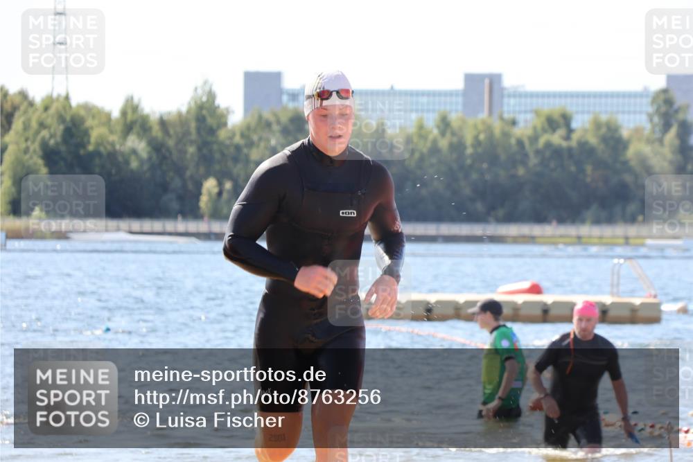 07.09.2025 - 19. Norderstedt Triathlon Luisa Fischer http://msf.ph/oto/8763256 07.09.2025 12:13:49 Schwimmen 277, 718 meine-sportfotos.de