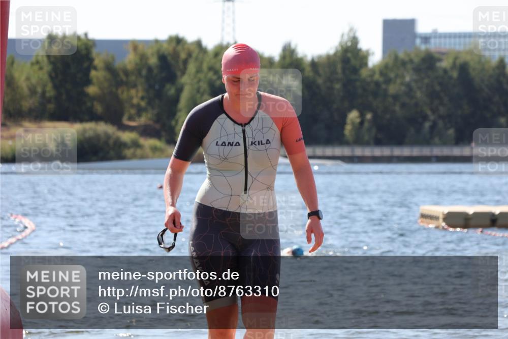 07.09.2025 - 19. Norderstedt Triathlon Luisa Fischer http://msf.ph/oto/8763310 07.09.2025 12:14:01 Schwimmen 197, 277, 809 meine-sportfotos.de