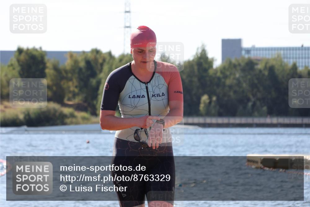07.09.2025 - 19. Norderstedt Triathlon Luisa Fischer http://msf.ph/oto/8763329 07.09.2025 12:14:02 Schwimmen 197, 277, 809 meine-sportfotos.de
