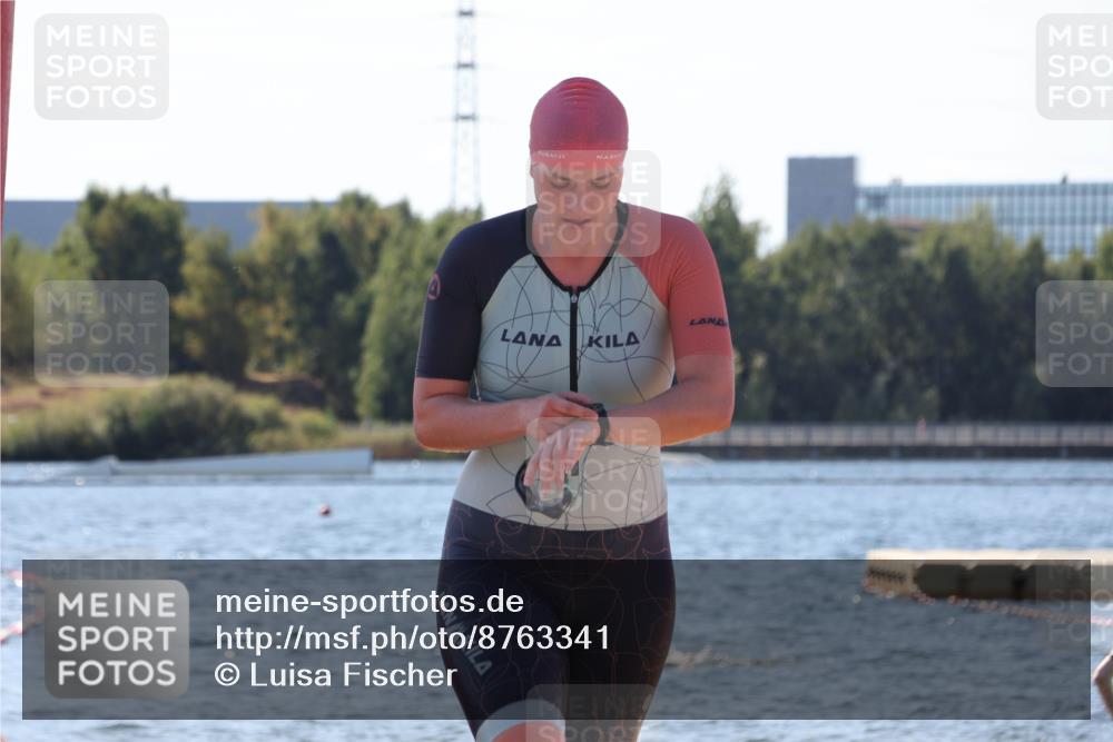 07.09.2025 - 19. Norderstedt Triathlon Luisa Fischer http://msf.ph/oto/8763341 07.09.2025 12:14:03 Schwimmen 197, 809 meine-sportfotos.de