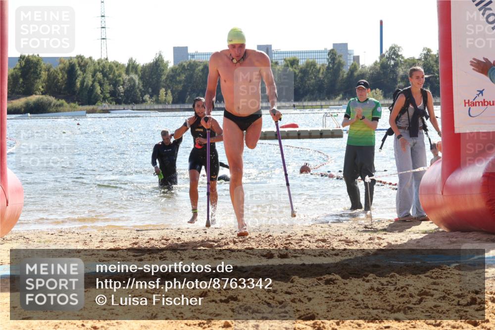 07.09.2025 - 19. Norderstedt Triathlon Luisa Fischer http://msf.ph/oto/8763342 07.09.2025 14:58:21 Schwimmen 951, 1513 meine-sportfotos.de