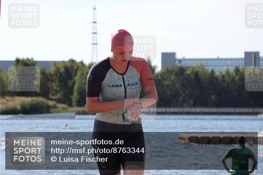 07.09.2025 - 19. Norderstedt Triathlon Luisa Fischer http://msf.ph/oto/8763344 07.09.2025 12:14:03 Schwimmen 197, 809 meine-sportfotos.de