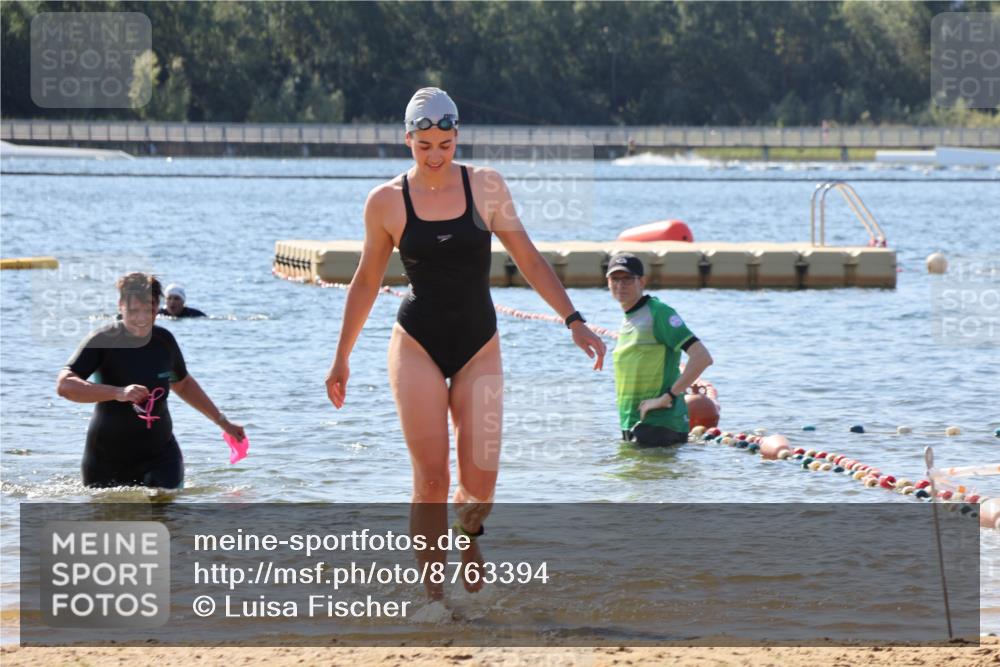 07.09.2025 - 19. Norderstedt Triathlon Luisa Fischer http://msf.ph/oto/8763394 07.09.2025 12:16:21 Schwimmen 272 meine-sportfotos.de