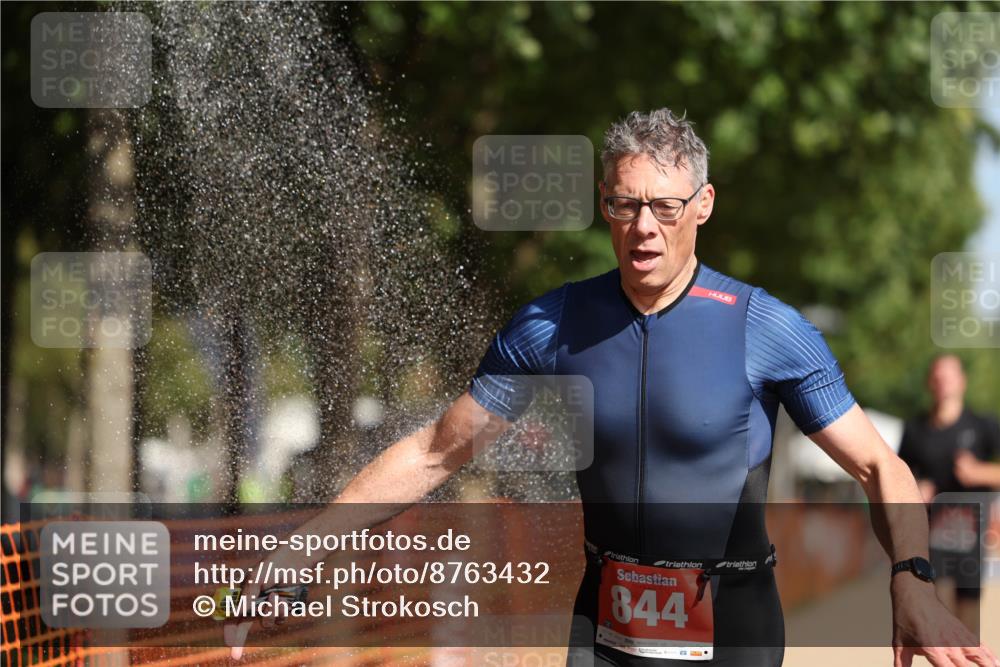 07.09.2025 - 19. Norderstedt Triathlon Michael Strokosch http://msf.ph/oto/8763432 07.09.2025 11:30:10 Laufen 844, 1323 meine-sportfotos.de