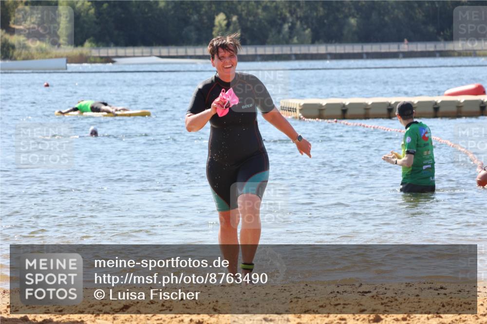07.09.2025 - 19. Norderstedt Triathlon Luisa Fischer http://msf.ph/oto/8763490 07.09.2025 12:16:28 Schwimmen 219, 272 meine-sportfotos.de