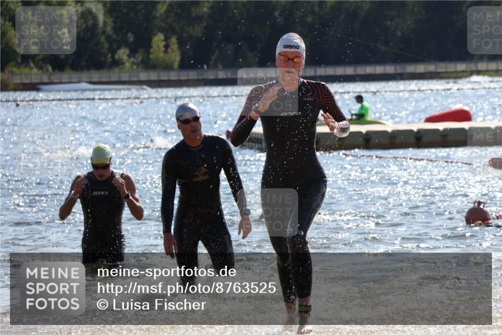 07.09.2025 - 19. Norderstedt Triathlon Luisa Fischer http://msf.ph/oto/8763525 07.09.2025 14:59:40 Schwimmen 944, 1538 meine-sportfotos.de