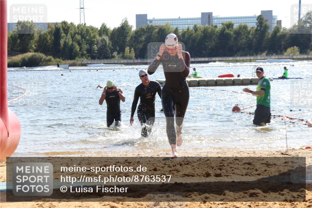 07.09.2025 - 19. Norderstedt Triathlon Luisa Fischer http://msf.ph/oto/8763537 07.09.2025 14:59:41 Schwimmen 944, 1538 meine-sportfotos.de