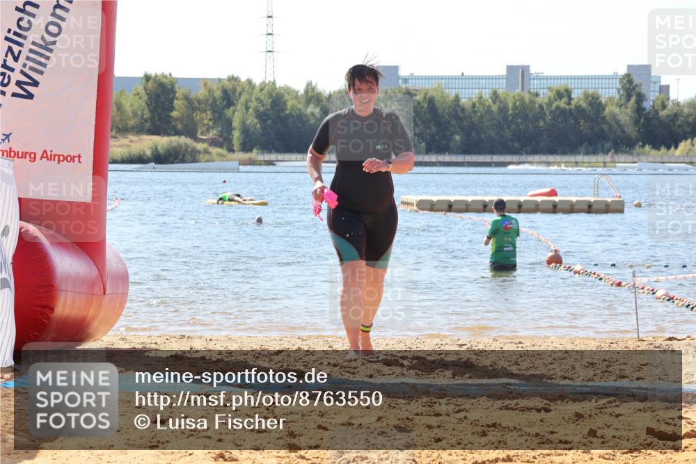 07.09.2025 - 19. Norderstedt Triathlon Luisa Fischer http://msf.ph/oto/8763550 07.09.2025 12:16:32 Schwimmen 219, 272 meine-sportfotos.de