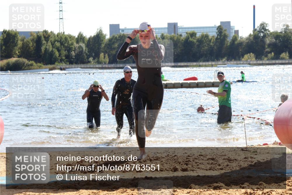 07.09.2025 - 19. Norderstedt Triathlon Luisa Fischer http://msf.ph/oto/8763551 07.09.2025 14:59:41 Schwimmen 944, 1538 meine-sportfotos.de