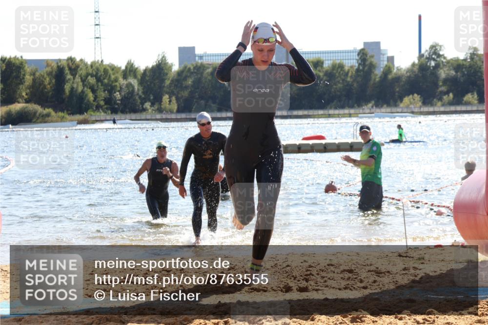 07.09.2025 - 19. Norderstedt Triathlon Luisa Fischer http://msf.ph/oto/8763555 07.09.2025 14:59:42 Schwimmen 944, 1538 meine-sportfotos.de