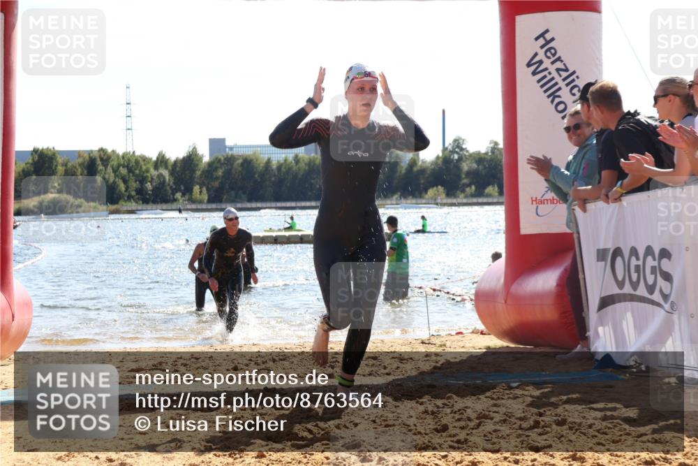 07.09.2025 - 19. Norderstedt Triathlon Luisa Fischer http://msf.ph/oto/8763564 07.09.2025 14:59:42 Schwimmen 944, 1538 meine-sportfotos.de