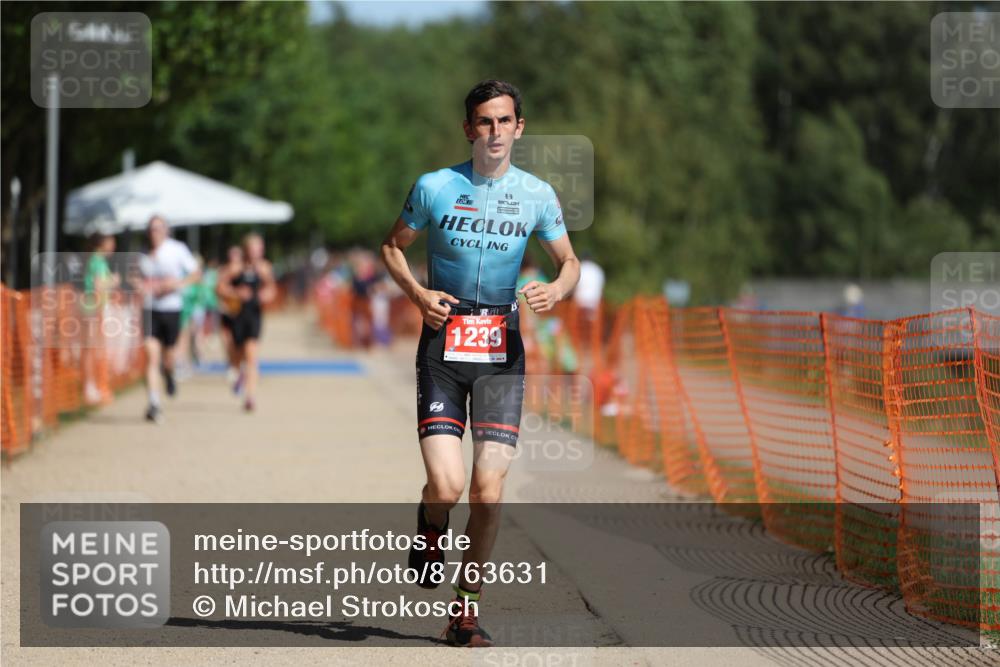 07.09.2025 - 19. Norderstedt Triathlon Michael Strokosch http://msf.ph/oto/8763631 07.09.2025 12:10:38 Laufen 1239 meine-sportfotos.de