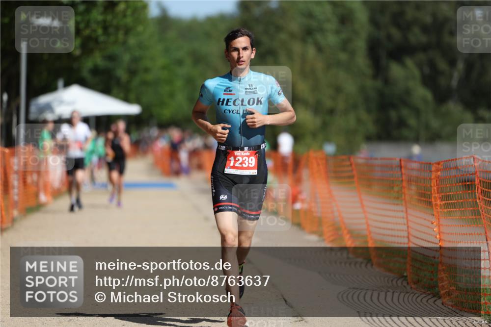 07.09.2025 - 19. Norderstedt Triathlon Michael Strokosch http://msf.ph/oto/8763637 07.09.2025 12:10:38 Laufen 1239 meine-sportfotos.de