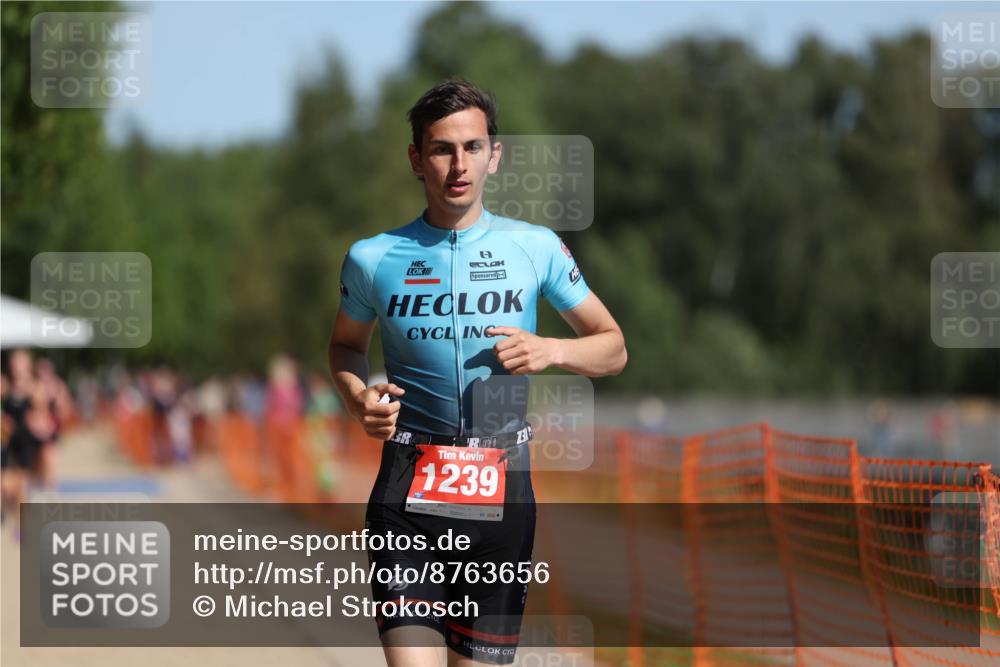 07.09.2025 - 19. Norderstedt Triathlon Michael Strokosch http://msf.ph/oto/8763656 07.09.2025 12:10:40 Laufen 1239 meine-sportfotos.de