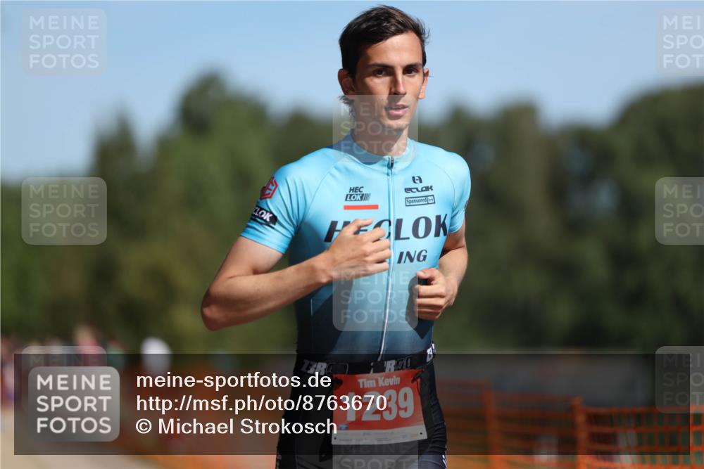 07.09.2025 - 19. Norderstedt Triathlon Michael Strokosch http://msf.ph/oto/8763670 07.09.2025 12:10:41 Laufen 300, 1239 meine-sportfotos.de