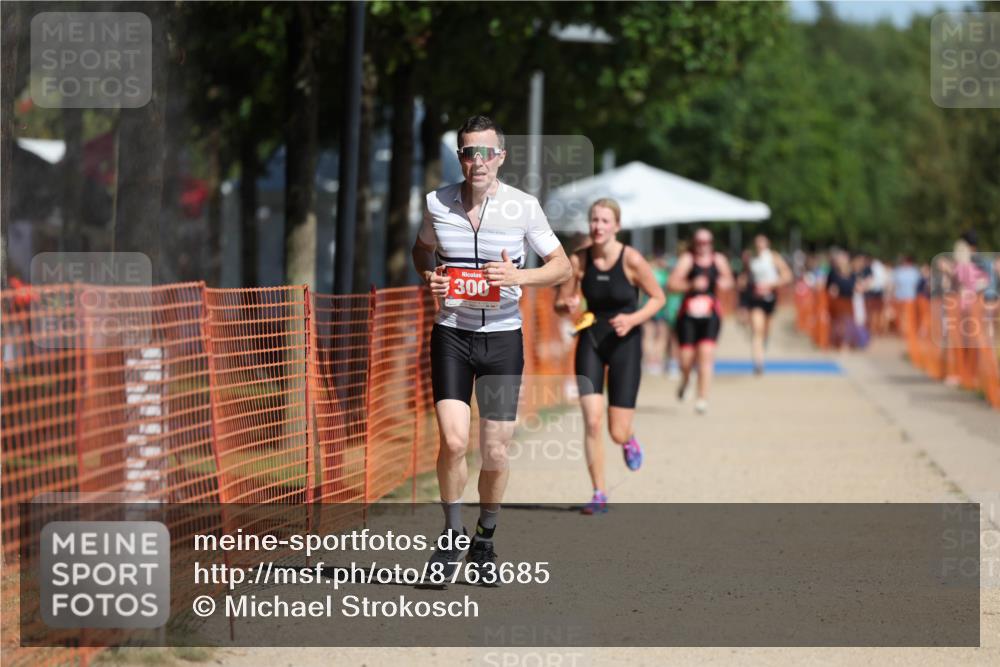 07.09.2025 - 19. Norderstedt Triathlon Michael Strokosch http://msf.ph/oto/8763685 07.09.2025 12:10:46 Laufen 300, 1155 meine-sportfotos.de