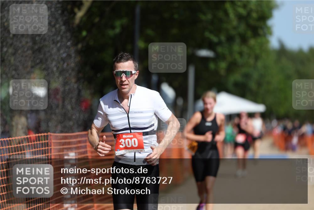 07.09.2025 - 19. Norderstedt Triathlon Michael Strokosch http://msf.ph/oto/8763727 07.09.2025 12:10:49 Laufen 300, 1155 meine-sportfotos.de