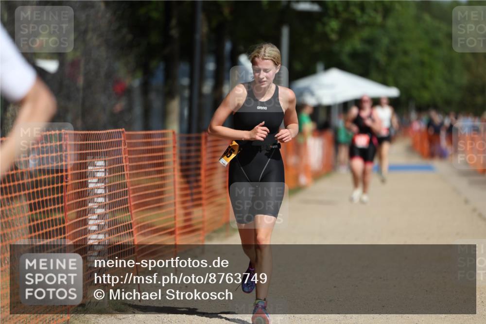 07.09.2025 - 19. Norderstedt Triathlon Michael Strokosch http://msf.ph/oto/8763749 07.09.2025 12:10:50 Laufen 300, 1155 meine-sportfotos.de