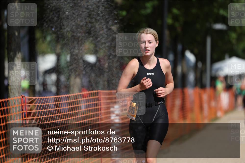 07.09.2025 - 19. Norderstedt Triathlon Michael Strokosch http://msf.ph/oto/8763778 07.09.2025 12:10:52 Laufen 300, 1155 meine-sportfotos.de