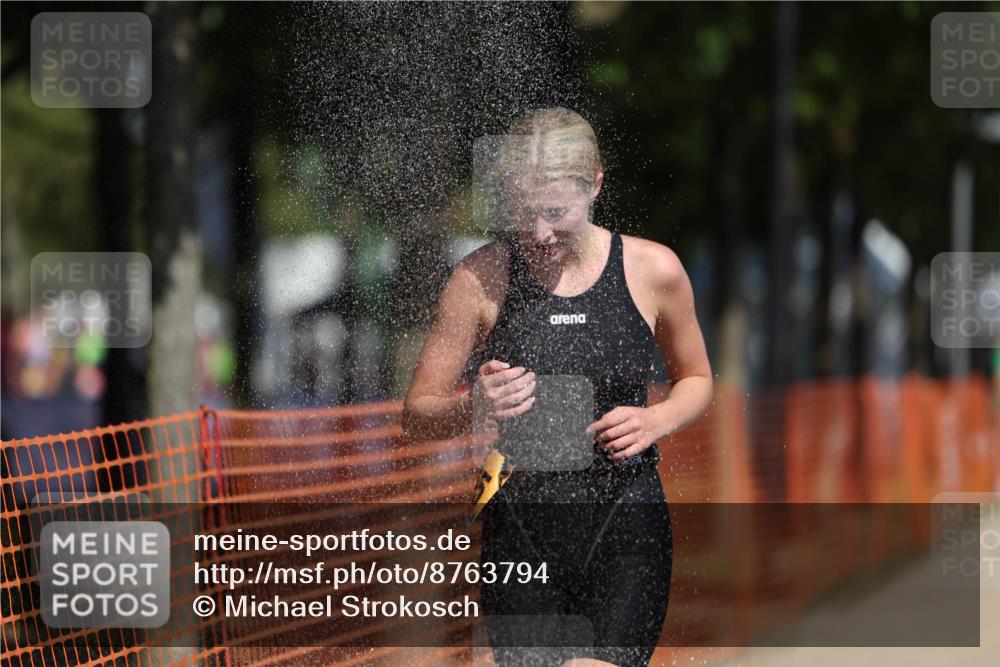 07.09.2025 - 19. Norderstedt Triathlon Michael Strokosch http://msf.ph/oto/8763794 07.09.2025 12:10:52 Laufen 300, 1155 meine-sportfotos.de
