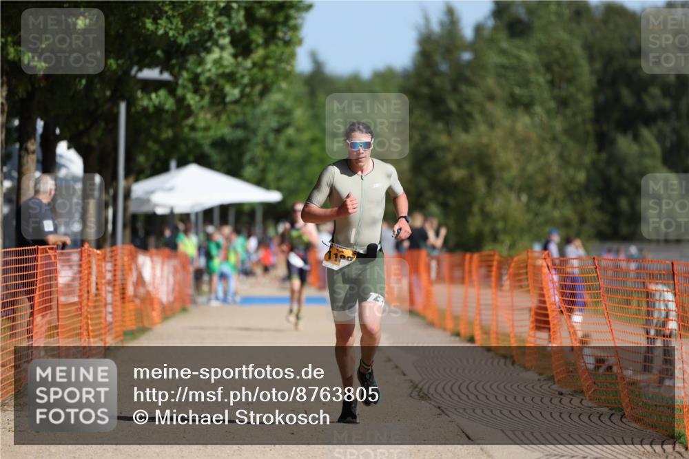 07.09.2025 - 19. Norderstedt Triathlon Michael Strokosch http://msf.ph/oto/8763805 07.09.2025 11:30:46 Laufen 1188 meine-sportfotos.de