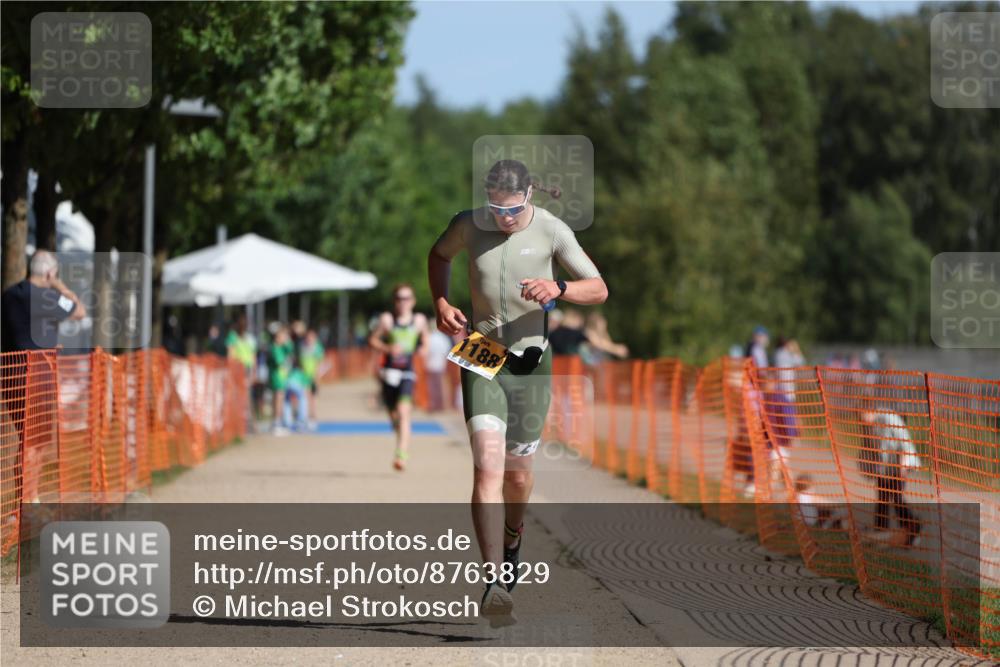 07.09.2025 - 19. Norderstedt Triathlon Michael Strokosch http://msf.ph/oto/8763829 07.09.2025 11:30:47 Laufen 1188 meine-sportfotos.de