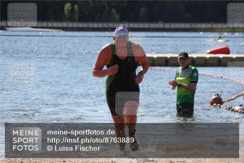 07.09.2025 - 19. Norderstedt Triathlon Luisa Fischer http://msf.ph/oto/8763889 07.09.2025 12:29:12 Schwimmen 698, 744 meine-sportfotos.de