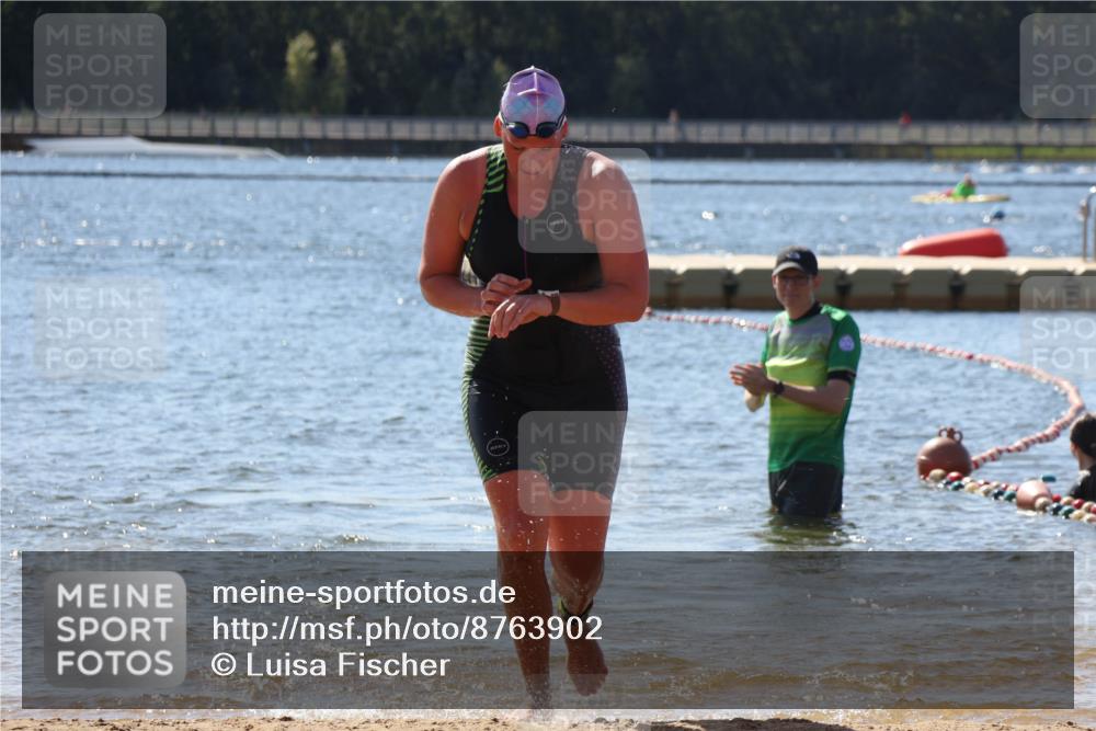07.09.2025 - 19. Norderstedt Triathlon Luisa Fischer http://msf.ph/oto/8763902 07.09.2025 12:29:13 Schwimmen 698, 744 meine-sportfotos.de