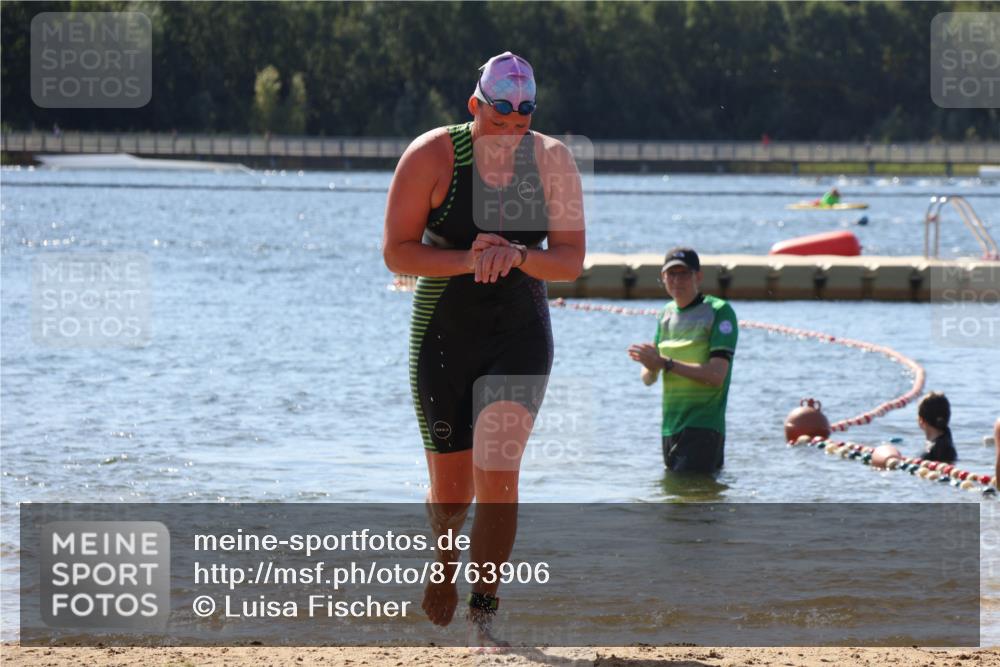 07.09.2025 - 19. Norderstedt Triathlon Luisa Fischer http://msf.ph/oto/8763906 07.09.2025 12:29:13 Schwimmen 698, 744 meine-sportfotos.de