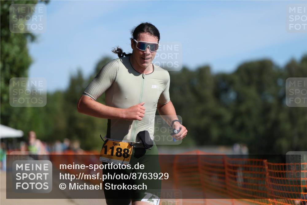 07.09.2025 - 19. Norderstedt Triathlon Michael Strokosch http://msf.ph/oto/8763929 07.09.2025 11:30:49 Laufen 1180, 1188 meine-sportfotos.de