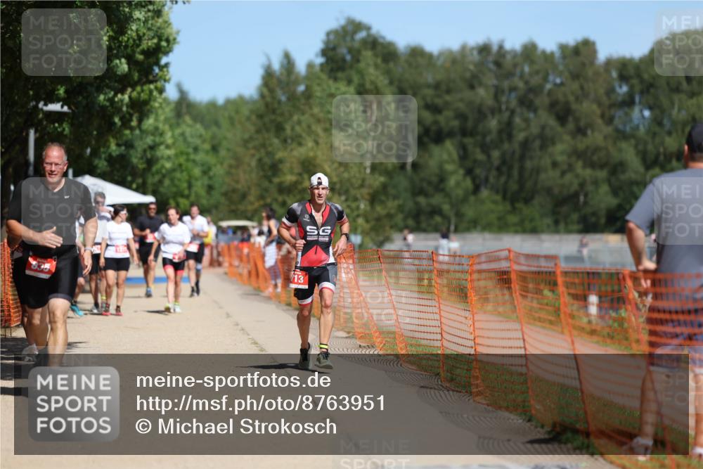 07.09.2025 - 19. Norderstedt Triathlon Michael Strokosch http://msf.ph/oto/8763951 07.09.2025 12:57:59 Laufen 176, 713, 835 meine-sportfotos.de
