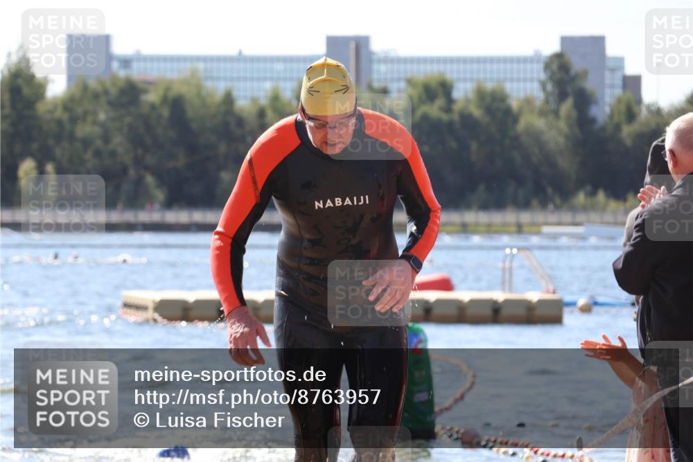 07.09.2025 - 19. Norderstedt Triathlon Luisa Fischer http://msf.ph/oto/8763957 07.09.2025 12:30:21 Schwimmen 706, 707 meine-sportfotos.de