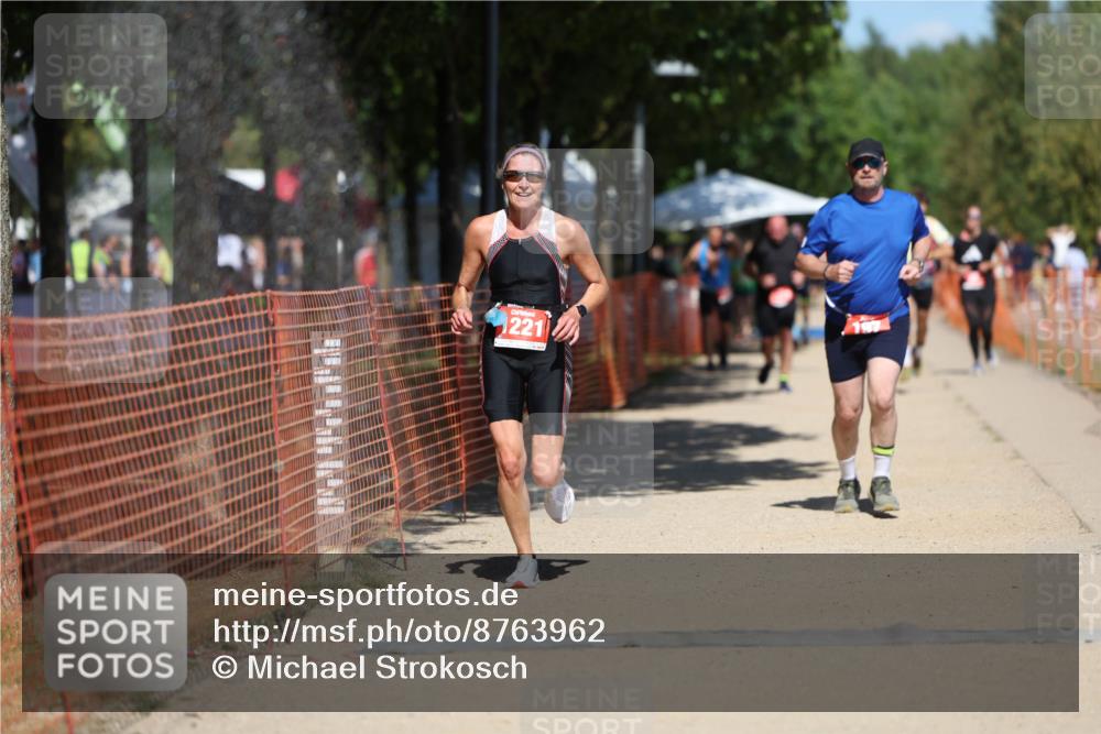 07.09.2025 - 19. Norderstedt Triathlon Michael Strokosch http://msf.ph/oto/8763962 07.09.2025 13:19:44 Laufen 197, 357, 1221, 1262 meine-sportfotos.de