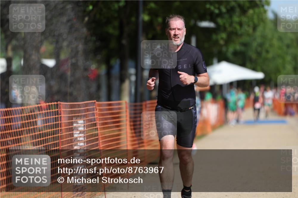 07.09.2025 - 19. Norderstedt Triathlon Michael Strokosch http://msf.ph/oto/8763967 07.09.2025 12:11:16 Laufen 729, 787 meine-sportfotos.de
